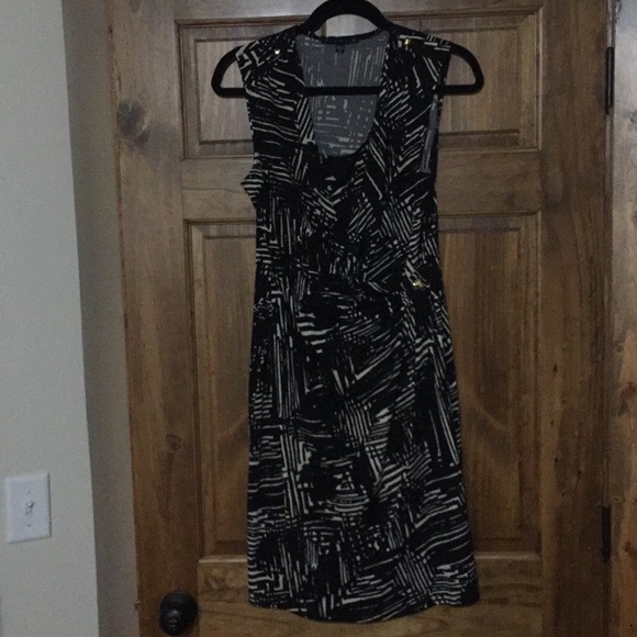 Tiana B. Dresses & Skirts - Black and Tan sleeveless dress
